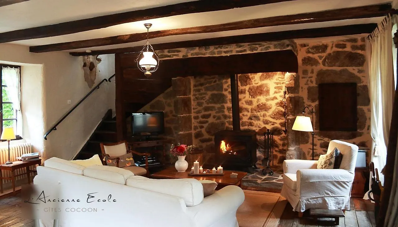 L'Ancienne Ecole Villa Entraygues-sur-Truyere 0*,